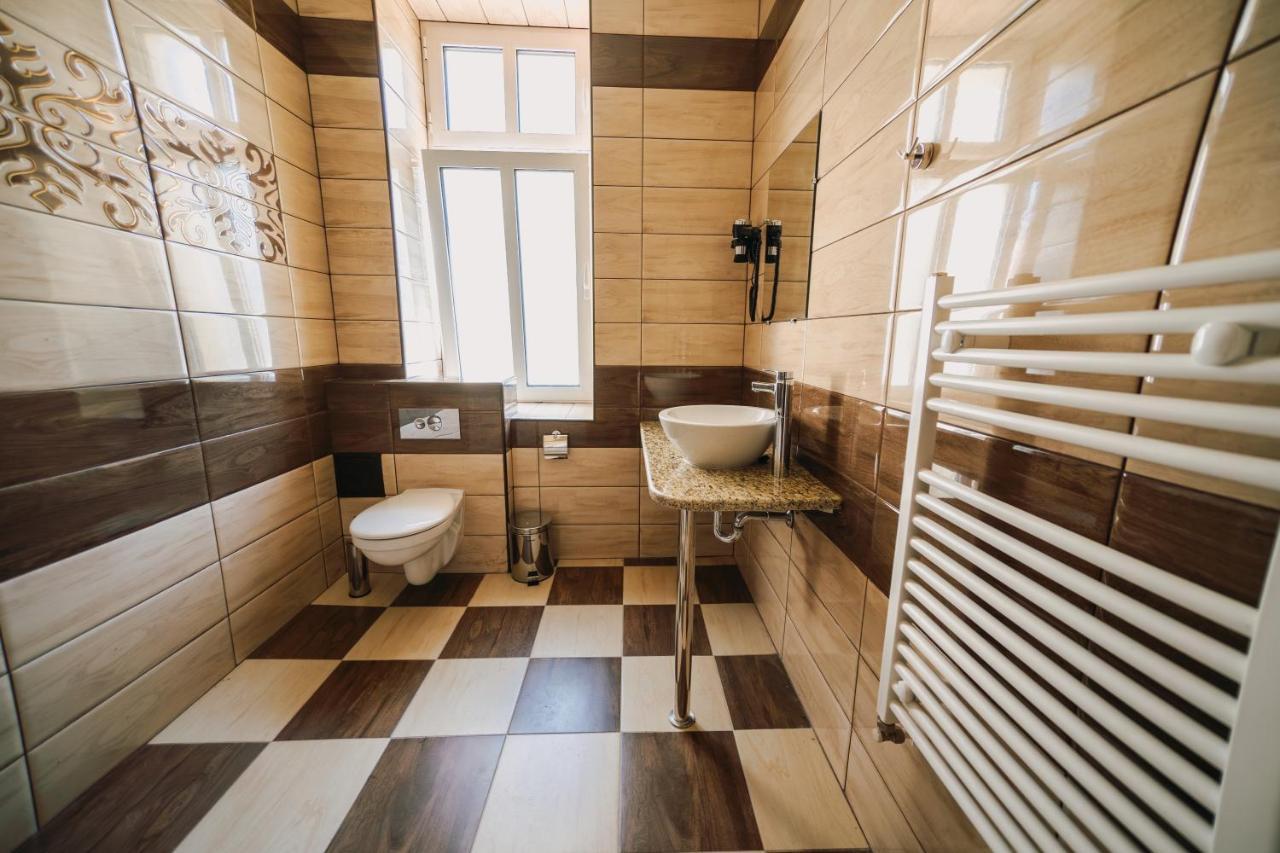Хотел Театъръ Hotel Plevna Exterior foto