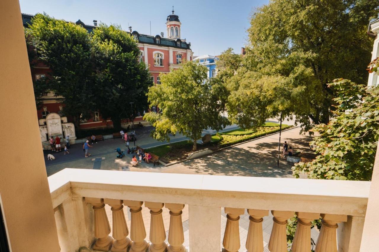 Хотел Театъръ Hotel Plevna Exterior foto