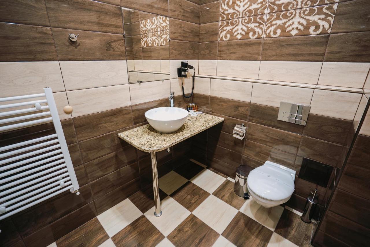 Хотел Театъръ Hotel Plevna Exterior foto