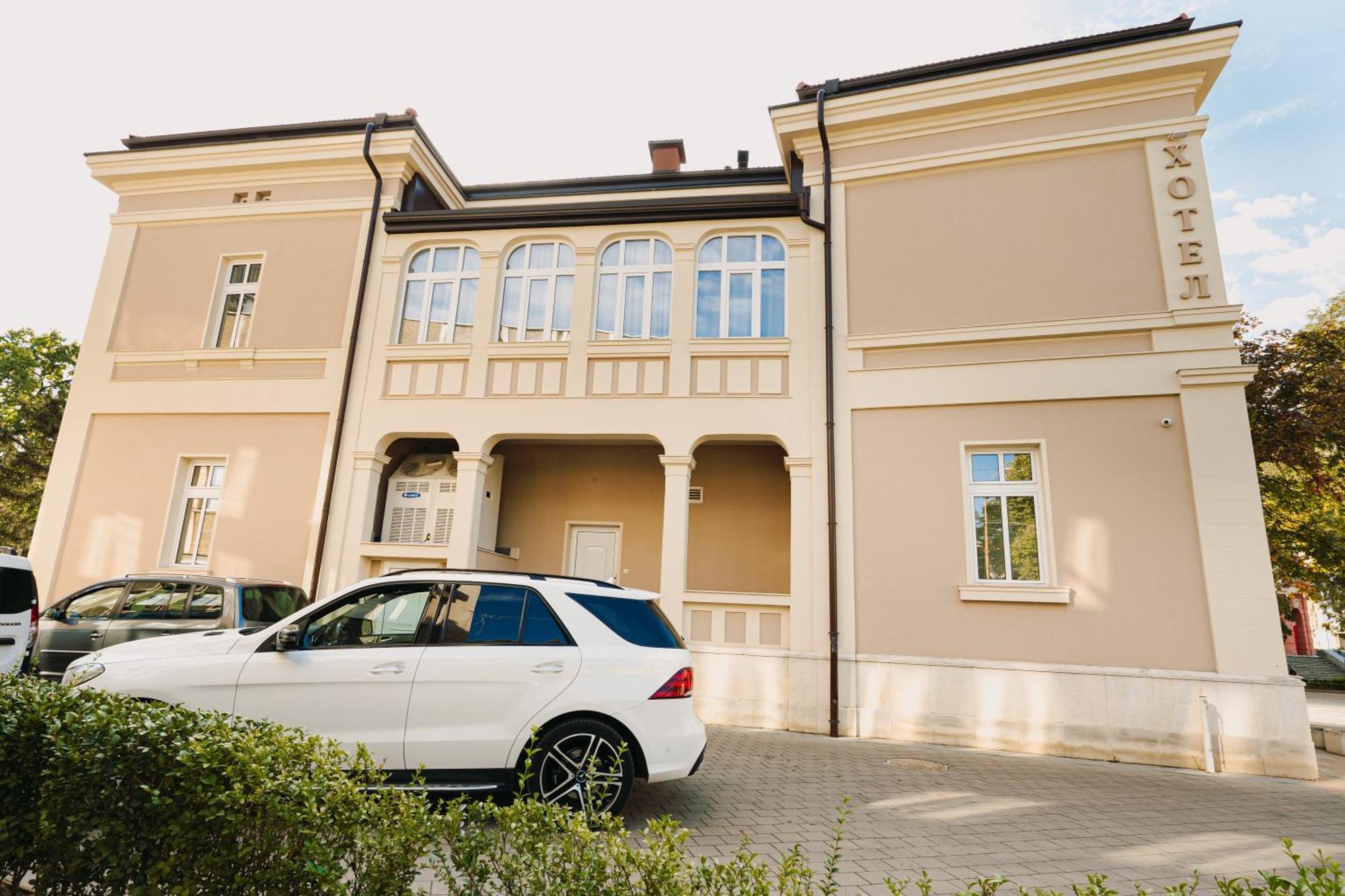 Хотел Театъръ Hotel Plevna Exterior foto