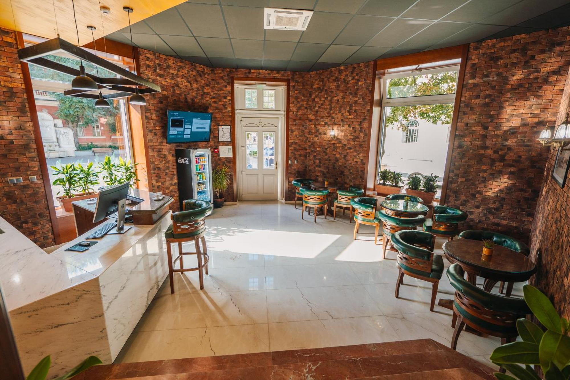 Хотел Театъръ Hotel Plevna Exterior foto